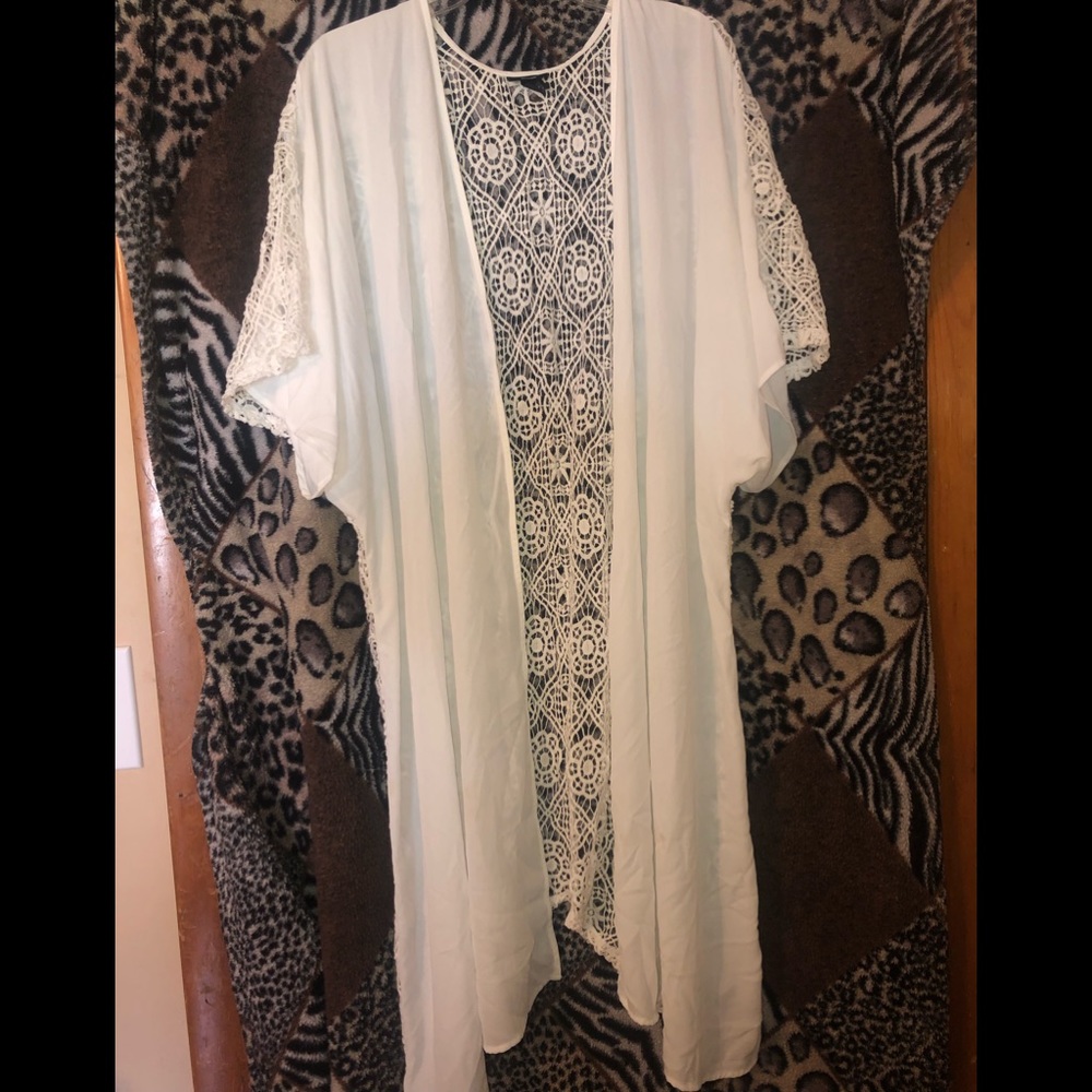 Massimo long white kimono. Super cute!